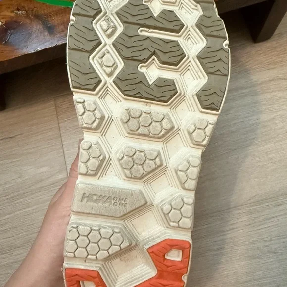 Hoka One One X Opening Ceremony Clifton - Picture 5 of 10